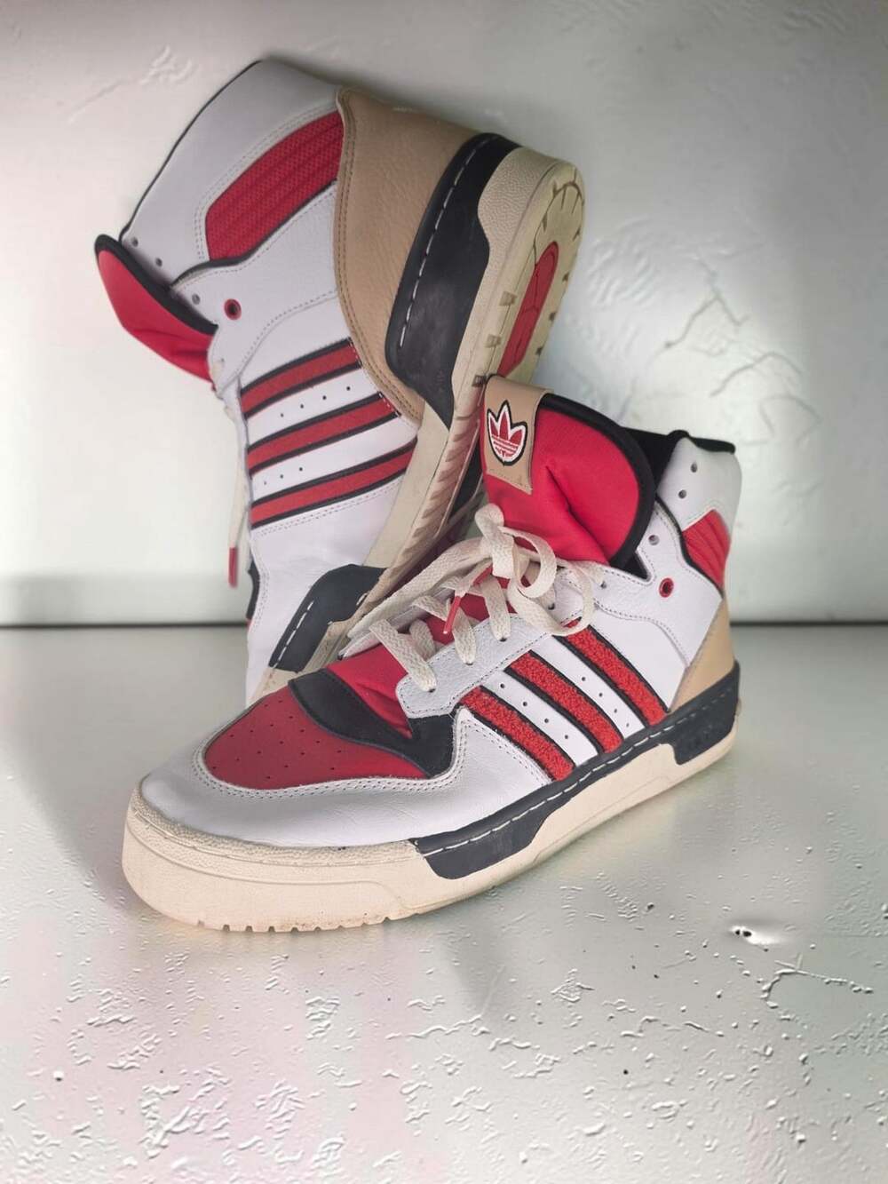Adidas Originals Rivalry High Chicago Chenille FZ6332 Basketball Sneakers
